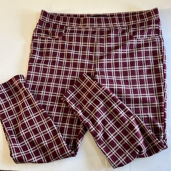No Boundaries Burgundy and Tan Plaid Elastic Waist Leggings - Picture 2 of 8